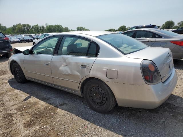 1N4AL11D82C150111 - 2002 NISSAN ALTIMA BASE SILVER photo 2