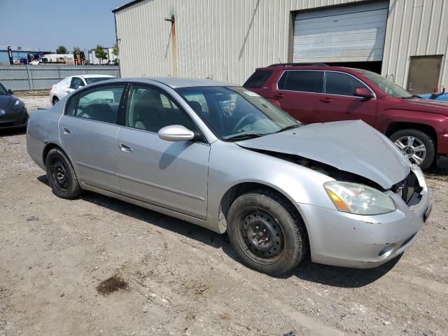 1N4AL11D82C150111 - 2002 NISSAN ALTIMA BASE SILVER photo 4