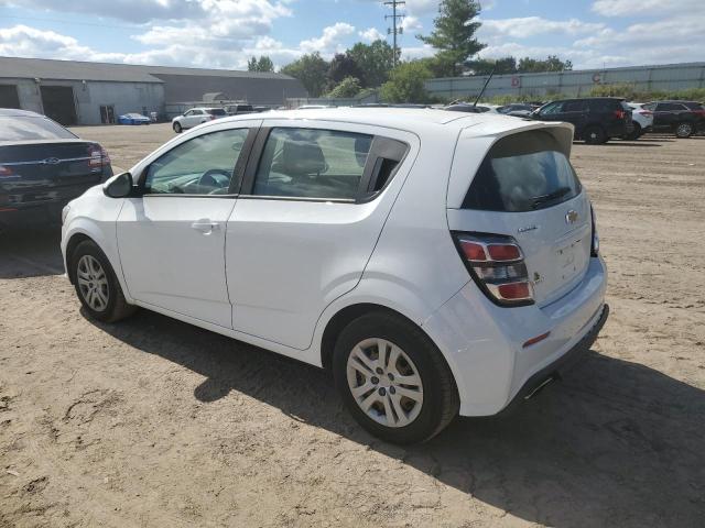 1G1JG6SH7J4108205 - 2018 CHEVROLET SONIC WHITE photo 2