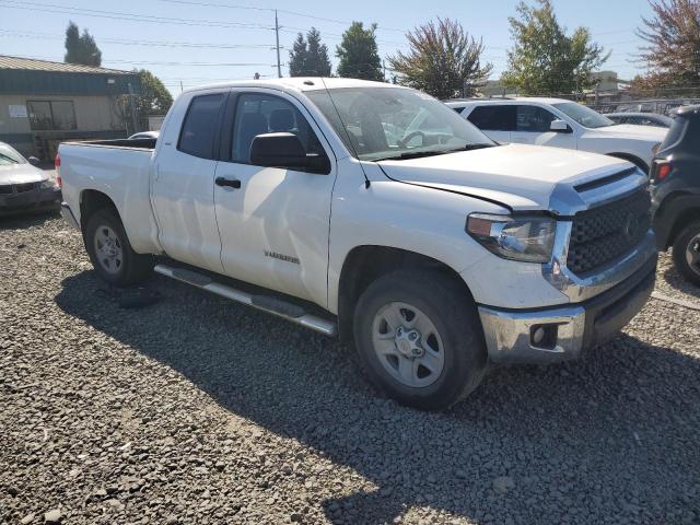5TFUM5F12KX081497 - 2019 TOYOTA TUNDRA DOUBLE CAB SR/SR5 WHITE photo 4