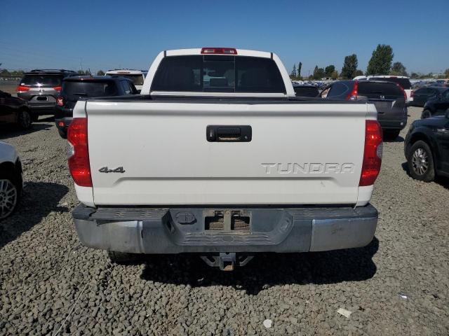 5TFUM5F12KX081497 - 2019 TOYOTA TUNDRA DOUBLE CAB SR/SR5 WHITE photo 6