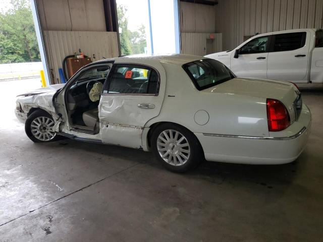 1LNHM83W24Y659240 - 2004 LINCOLN TOWN CAR ULTIMATE WHITE photo 2