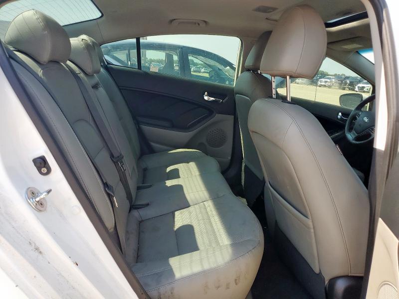 KNAFZ4A89G5546494 - 2016 KIA FORTE EX 白色 照片 10