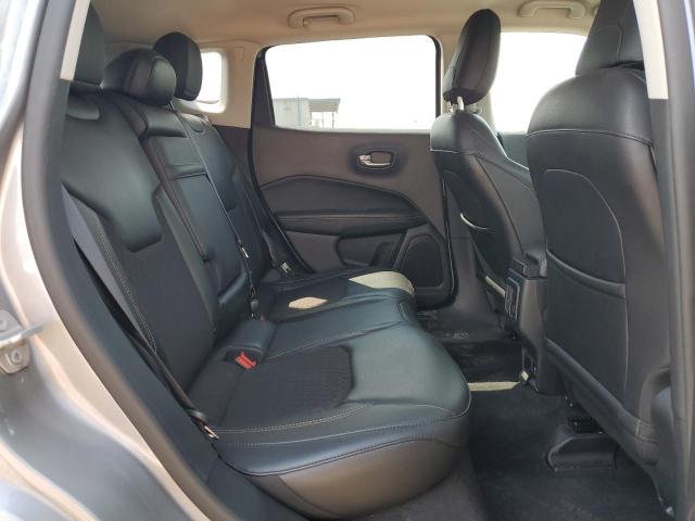 3C4NJDBB5JT262741 - 2018 JEEP COMPASS LATITUDE Gümüş fotoğraf 11