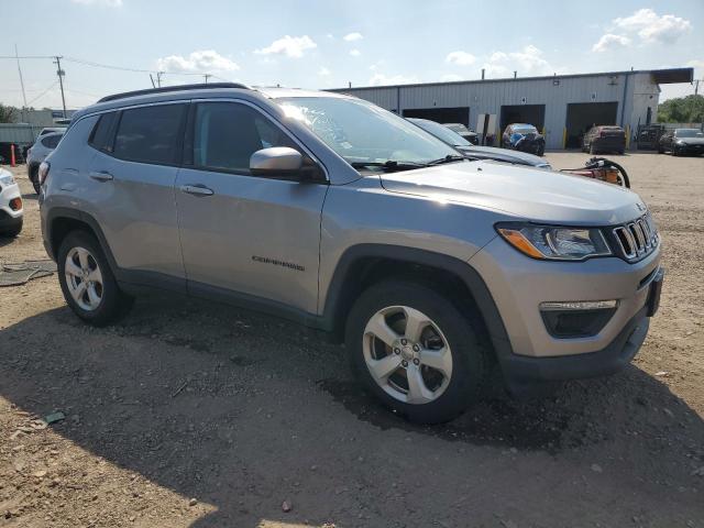 3C4NJDBB5JT262741 - 2018 JEEP COMPASS LATITUDE Gümüş fotoğraf 4