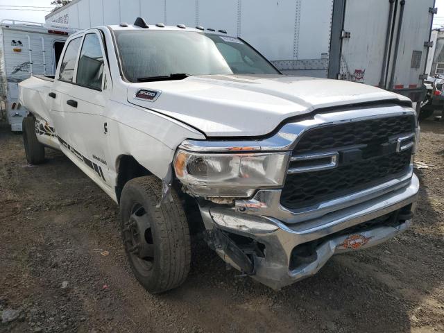 3C63RPGL8KG532758 - 2019 RAM 3500 TRADESMAN WHITE photo 4