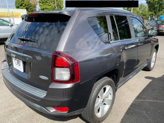 1C4NJDEB2GD617102 - 2016 JEEP COMPASS LATITUDE GRAY photo 4