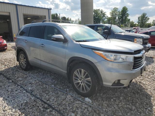 5TDJKRFH5FS196992 - 2015 TOYOTA HIGHLANDER XLE SILVER photo 4