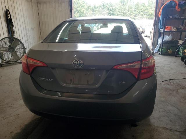 2T1BURHE5KC135954 - 2019 TOYOTA COROLLA L Grau Foto 6
