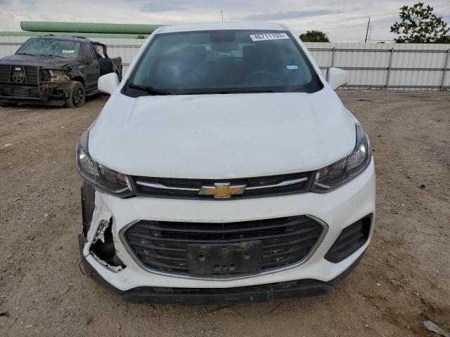 3GNCJKSB0JL237684 - 2018 CHEVROLET TRAX LS WHITE photo 5