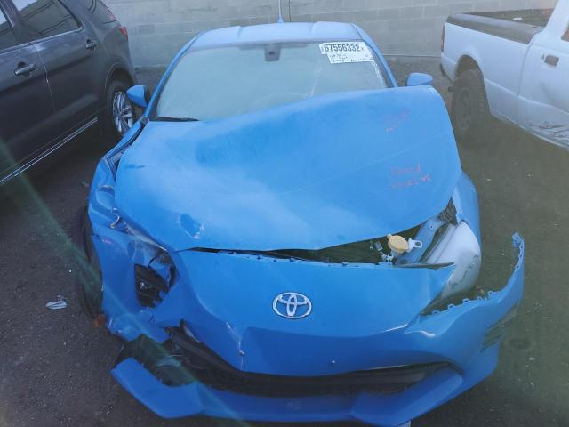 JF1ZNAE11K8703729 - 2019 TOYOTA 86 GT BLUE photo 5