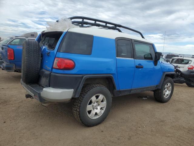 JTEBU11F270020181 - 2007 TOYOTA FJ CRUISER BLUE photo 3