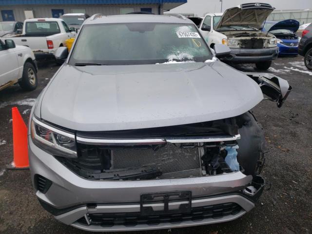 1V26E2CA8LC212562 - 2020 VOLKSWAGEN ATLAS CROS SE SILVER photo 5