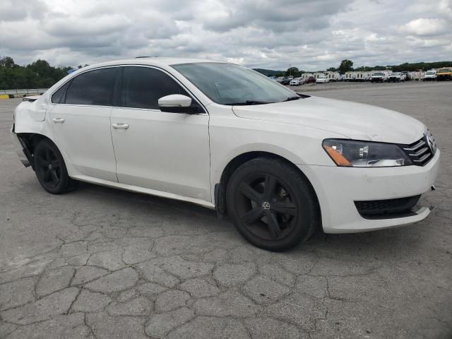 1VWAS7A30FC079044 - 2015 VOLKSWAGEN PASSAT S WHITE photo 4