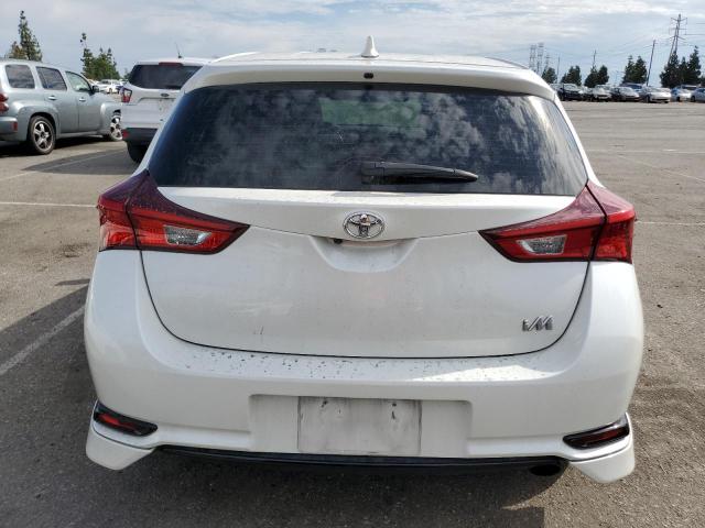 JTNKARJE2JJ567404 - 2018 TOYOTA COROLLA IM WHITE photo 6