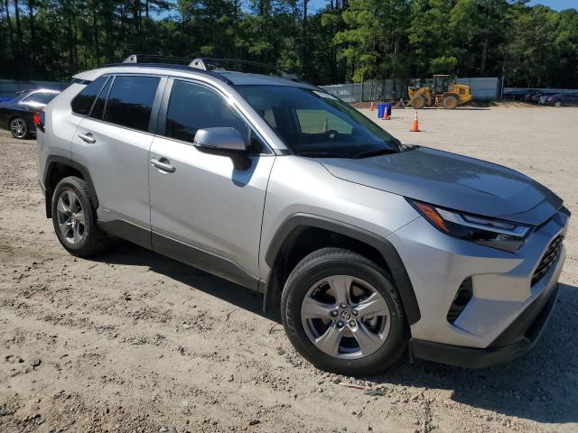 JTMRWRFV7SJ071481 - 2025 TOYOTA RAV4 XLE SILVER photo 4