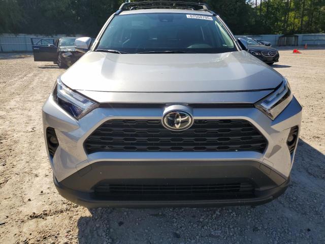 JTMRWRFV7SJ071481 - 2025 TOYOTA RAV4 XLE SILVER photo 5