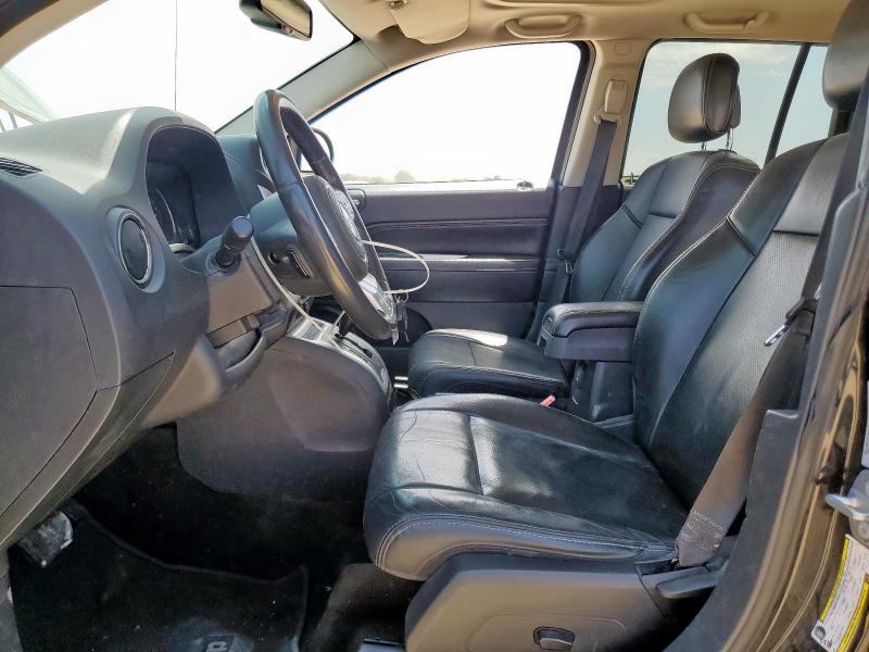 1C4NJDEB8GD557522 - 2016 JEEP COMPASS LATITUDE BLACK photo 7