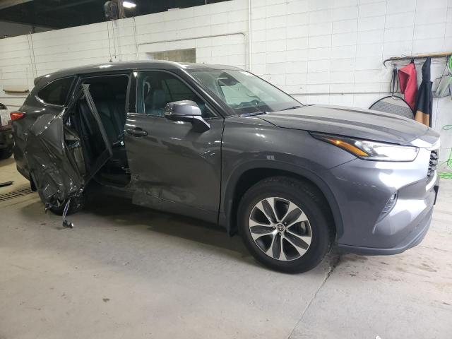 5TDGZRBH2NS569951 - 2022 TOYOTA HIGHLANDER XLE 灰色 照片 4