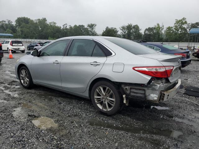 4T1BF1FK6HU802316 - 2017 TOYOTA CAMRY LE SILVER photo 2