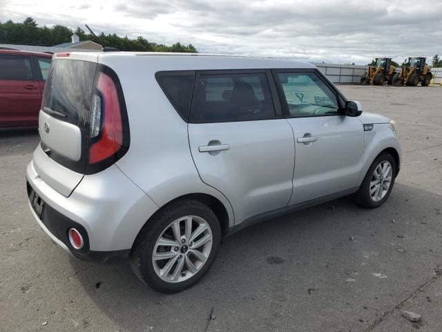 KNDJP3A56J7620761 - 2018 KIA SOUL + SILVER photo 3