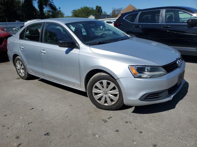3VW1K7AJXEM335704 - 2014 VOLKSWAGEN JETTA BASE 银色 照片 4