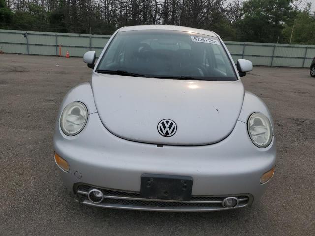 3VWCC21C5YM452007 - 2000 VOLKSWAGEN NEW BEETLE GLS Сріблястий фото 5