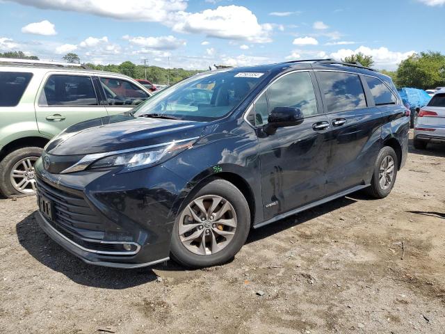 2021 TOYOTA SIENNA XLE, 