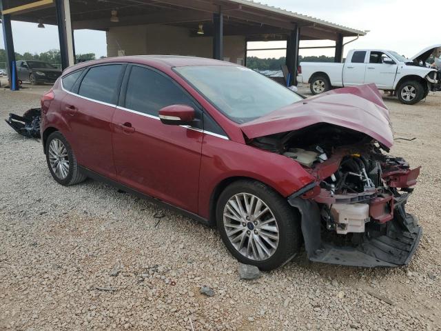 1FADP3N26HL279589 - 2017 FORD FOCUS TITANIUM RED photo 4