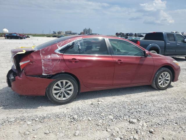 4T1BF1FK5HU629548 - 2017 TOYOTA CAMRY LE RED photo 3