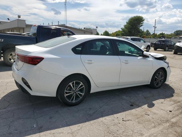 3KPF24AD2PE623277 - 2023 KIA FORTE LX WHITE photo 3