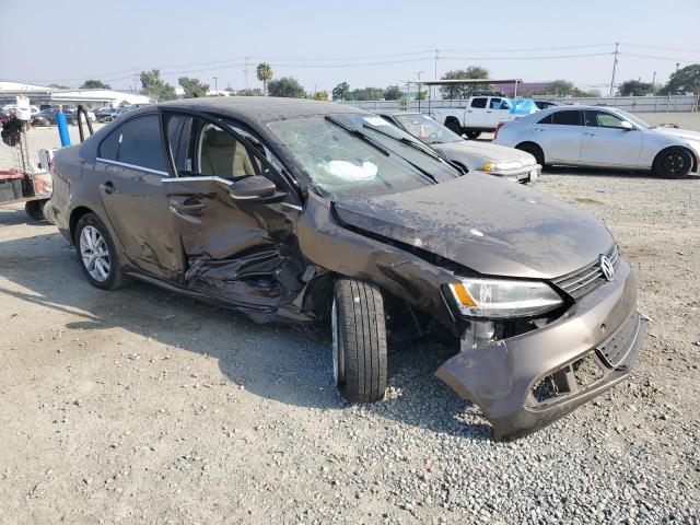 3VWDP7AJ0DM387288 - 2013 VOLKSWAGEN JETTA SE BROWN photo 4