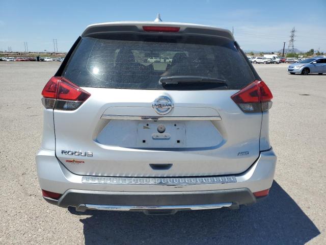 KNMAT2MVXJP504142 - 2018 NISSAN ROGUE S 银色 照片 6