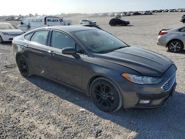 3FA6P0HD6KR111920 - 2019 FORD FUSION SE BLACK photo 4