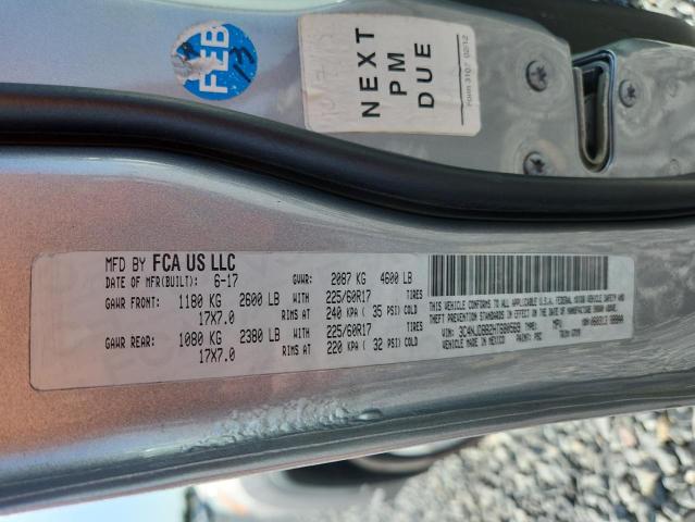 3C4NJDBB2HT680569 - 2017 JEEP COMPASS LATITUDE Gümüş foto 13