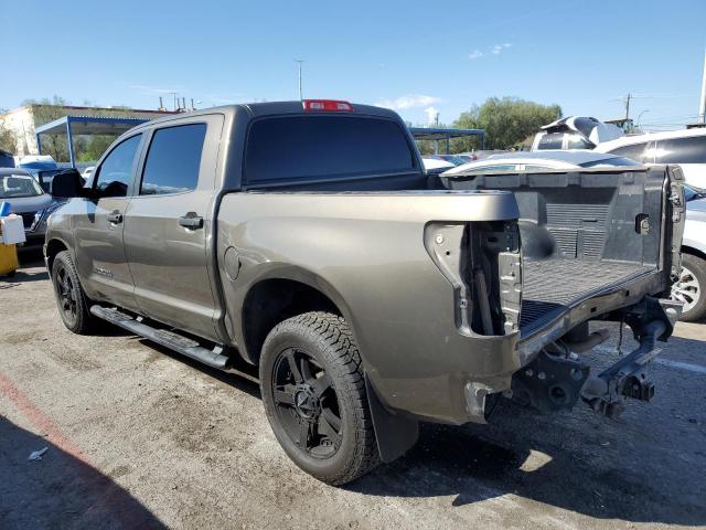 5TFDM5F18CX037456 - 2012 TOYOTA TUNDRA CREWMAX SR5 GRAY photo 2