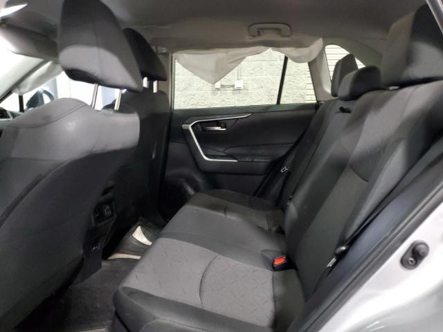 2T3RWRFV4RW225687 - 2024 TOYOTA RAV4 XLE SILVER photo 11