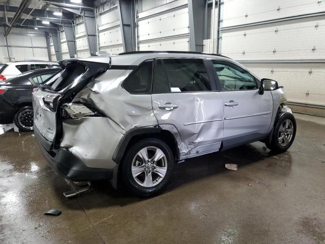 2T3RWRFV4RW225687 - 2024 TOYOTA RAV4 XLE SILVER photo 3