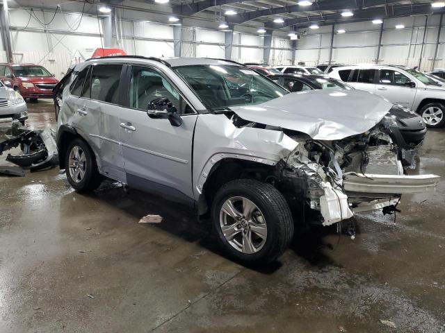 2T3RWRFV4RW225687 - 2024 TOYOTA RAV4 XLE SILVER photo 4