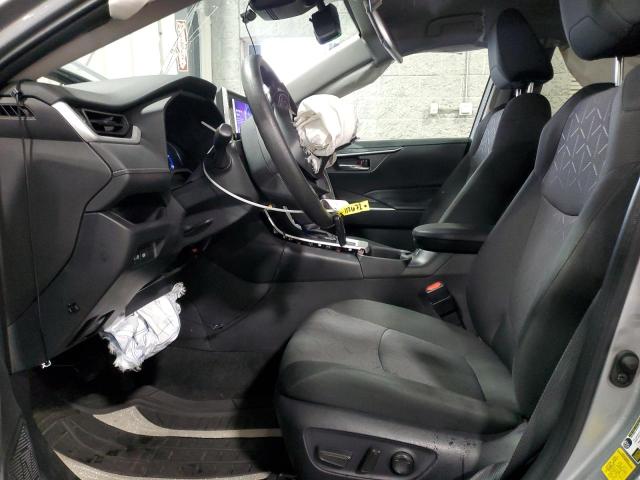 2T3RWRFV4RW225687 - 2024 TOYOTA RAV4 XLE SILVER photo 7