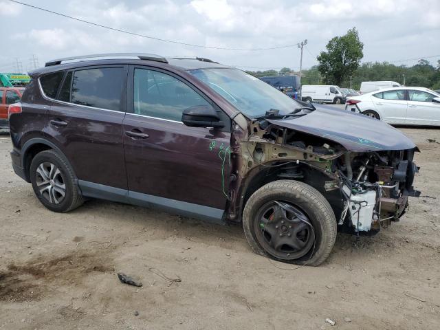 2T3BFREV4HW577069 - 2017 TOYOTA RAV4 LE أرجواني صورة 4