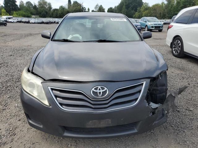 4T1BF3EK9AU004637 - 2010 TOYOTA CAMRY BASE GRAY photo 5