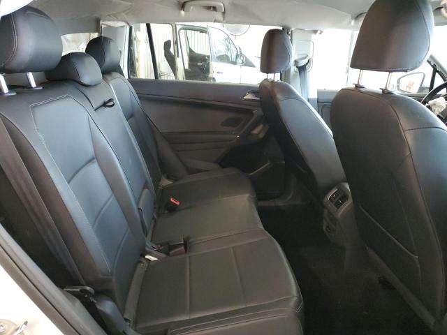 3VV2B7AX5JM097557 - 2018 VOLKSWAGEN TIGUAN SE Белый фото 11