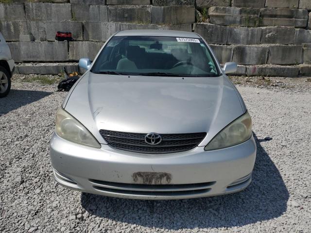 4T1BE32K12U114347 - 2002 TOYOTA CAMRY LE Argent photo 5