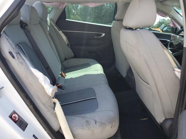 5NPEG4JA2MH063013 - 2021 HYUNDAI SONATA SE WHITE photo 10