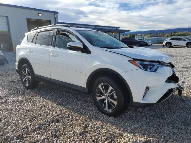 JTMRFREVXJD224465 - 2018 TOYOTA RAV4 ADVENTURE WHITE photo 4