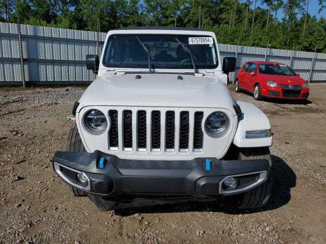 1C4JJXP69NW137138 - 2022 JEEP WRANGLER U SAHARA 4XE WHITE photo 5