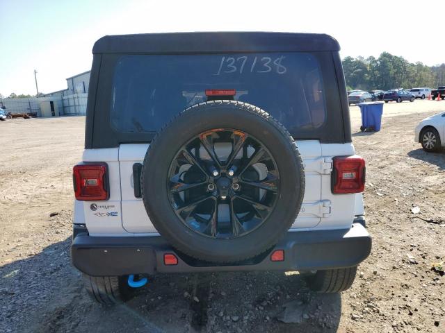 1C4JJXP69NW137138 - 2022 JEEP WRANGLER U SAHARA 4XE WHITE photo 6