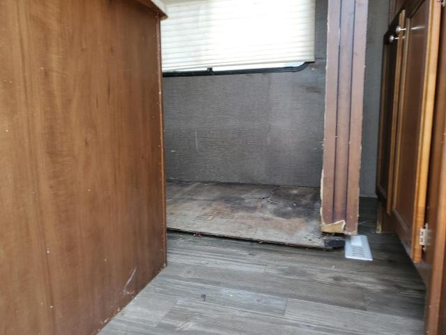 5SFEB3527HE330337 - 2017 HEARTLAND TRAIL RUNN თეთრი ფოტო 9