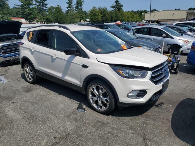 1FMCU9GD2JUC65989 - 2018 FORD ESCAPE SE Weiß Foto 4